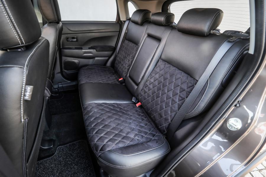 Интерьер Mitsubishi ASX 2016 года  (фото 21 из 50)
